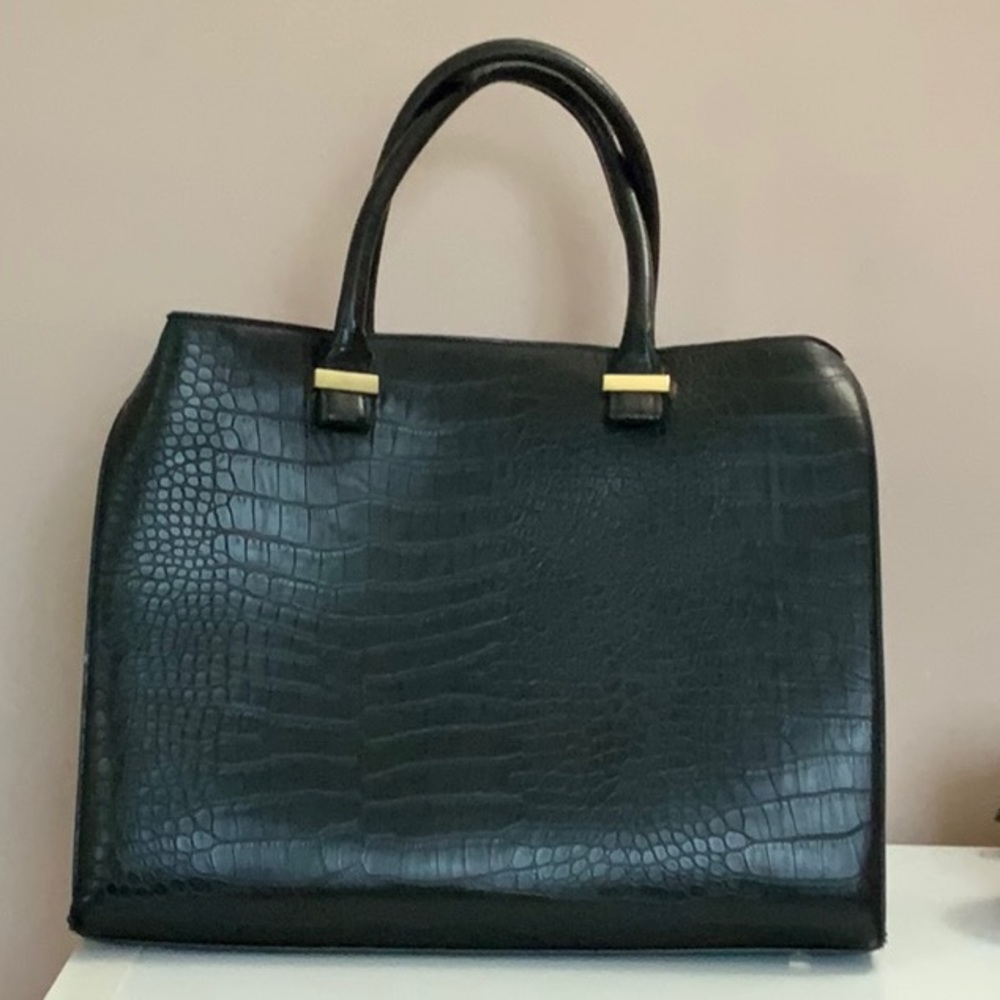 BLACK FAUX LEATHER BAG